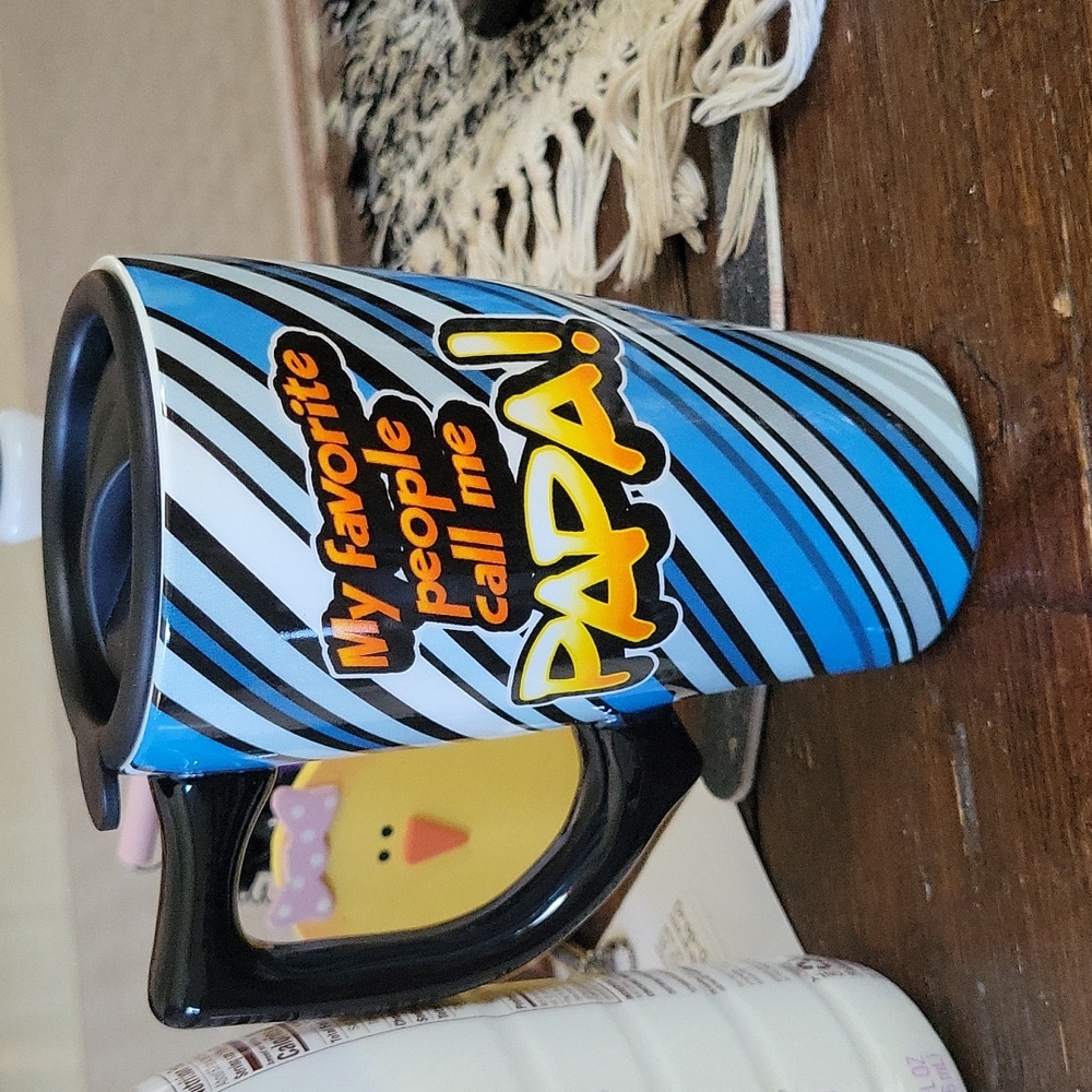 papa graphic coffee mug with lid